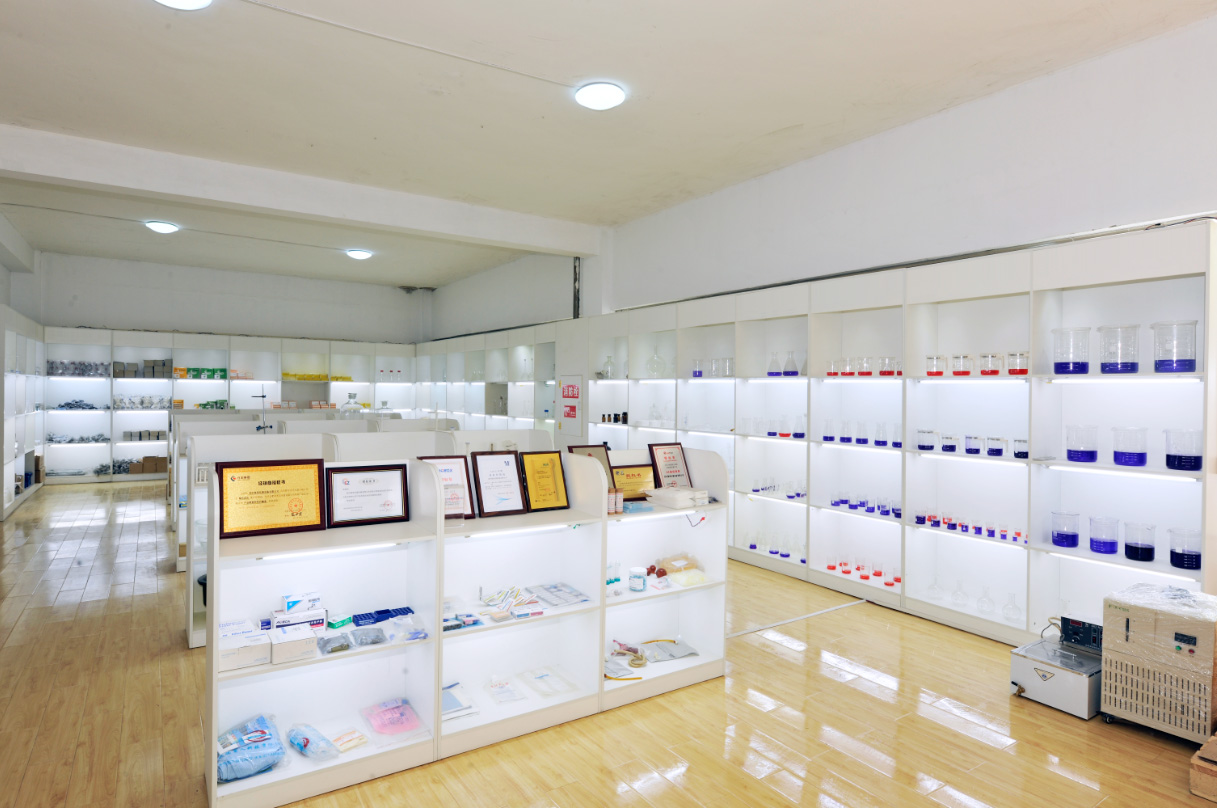 集思仪器在光谷生物城的化玻超市